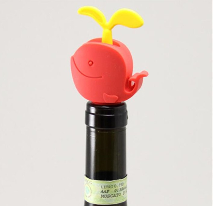 The Shark Design Food Grade Silicone Wine Bottle Stopper and Pourer
